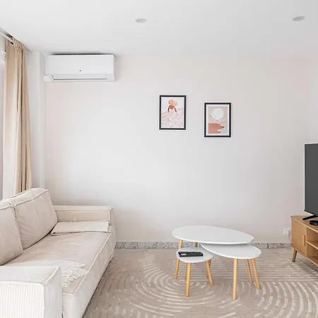 Elegant With Balcony Near The Beaches - *