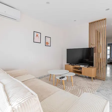 Elegant With Balcony Near The Beaches - * Cannes
